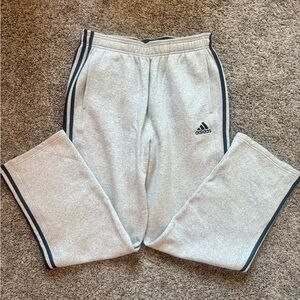 🆕 Adidas Mens Gray Essential Cotton Fleece Sweatpants. Size Large